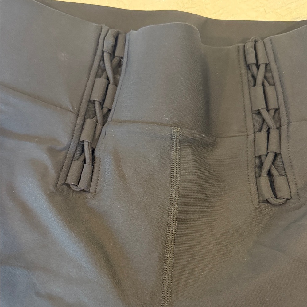 Carbon38 Black High-Waist Active Leggings - Picture 11 of 12